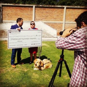 Donación de la Cena a Ciegas a la Escuela Para Entrenamiento de Perros Guia Para Ciegos IAP