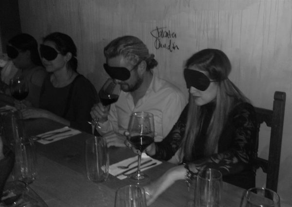 The Blind Dinner Experience, Cena a Ciegas